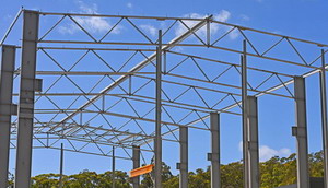 控制钢构厂房的维护费用