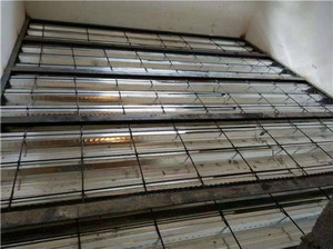 提高钢构夹层的施工效率