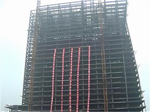 钢构高层腰桁架设置的技术要点