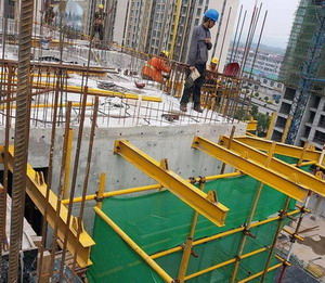 拉杆式悬挑钢构